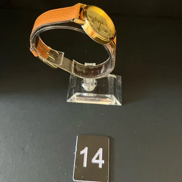 Women’s Disney Mickey Mouse watch - Picture 2 of 6